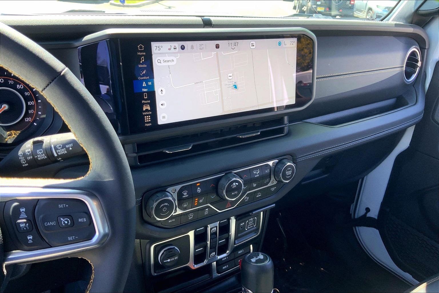 Certified 2025 Jeep Wrangler Sahara w/ Safety Group AWD/4WD image 6