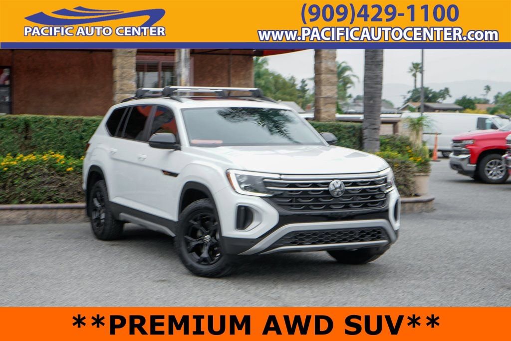 Used 2025 Volkswagen Atlas Peak Edition SE image 1