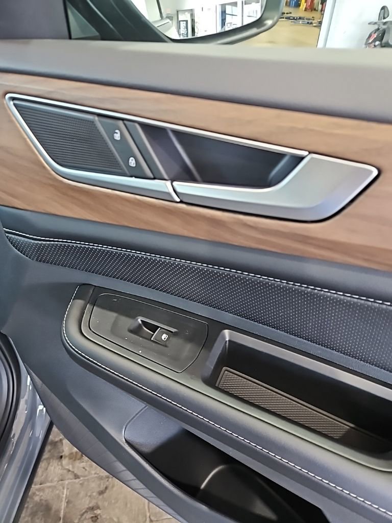 New 2026 Volkswagen Atlas SE image 12