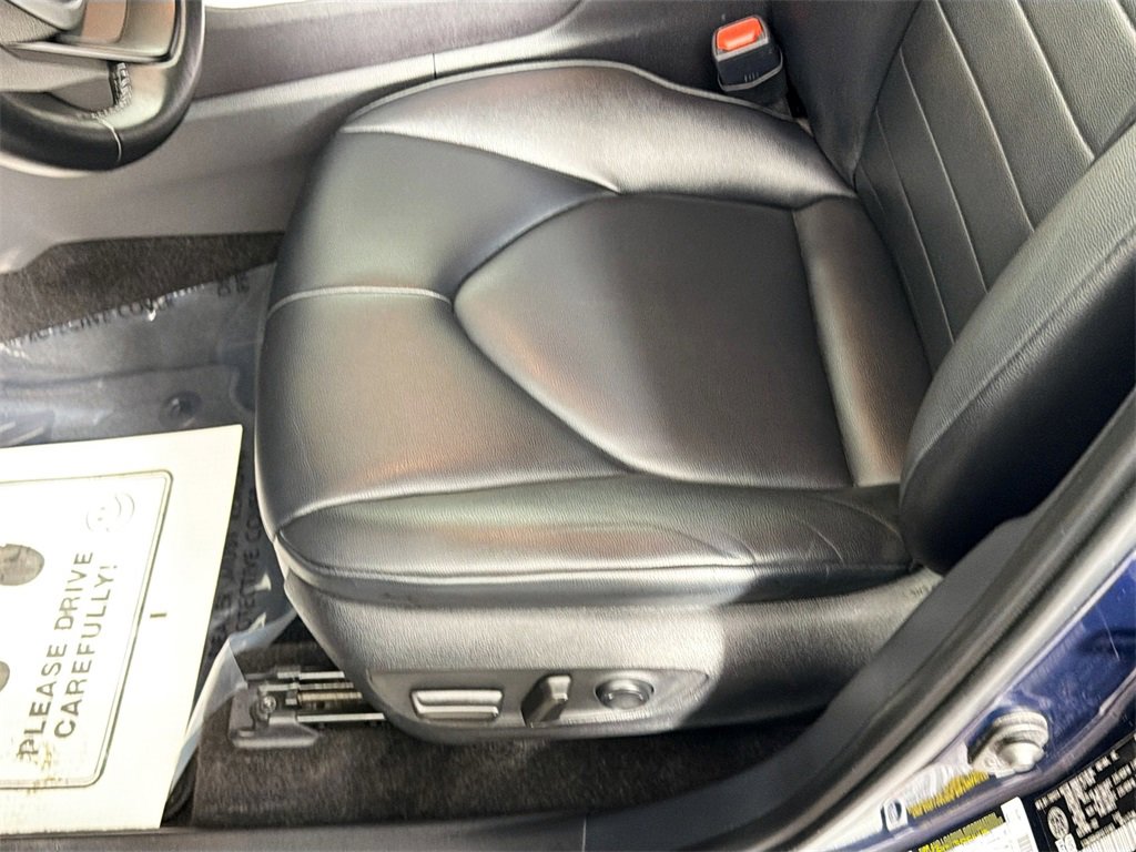 Used 2023 Toyota Highlander L image 17