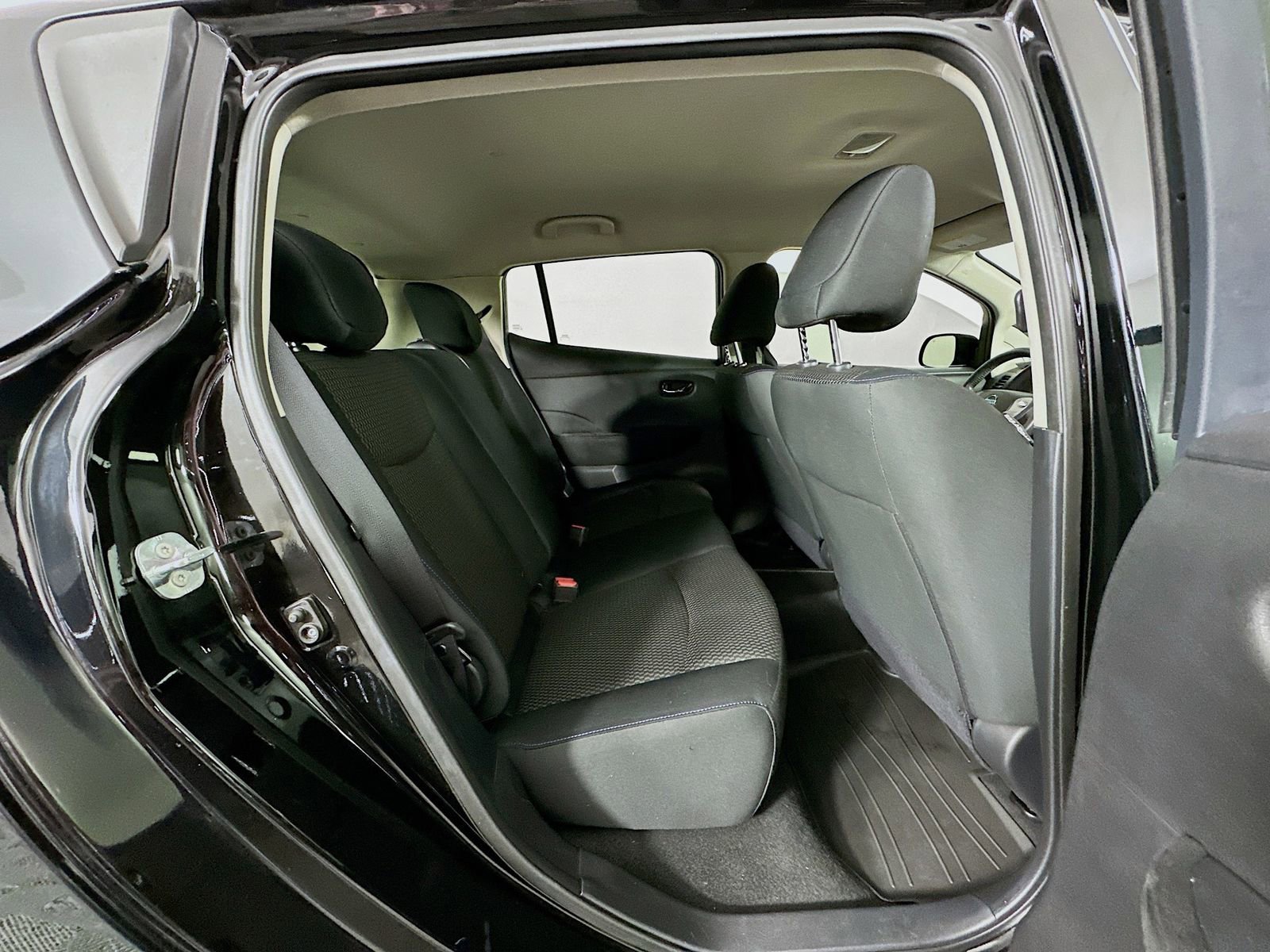 Used 2015 Nissan Leaf S w/ Charge Package image 26