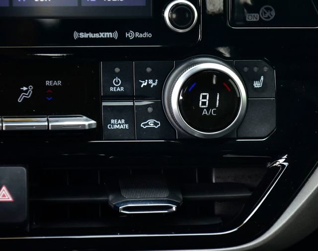 Used 2022 Toyota Highlander XLE image 25