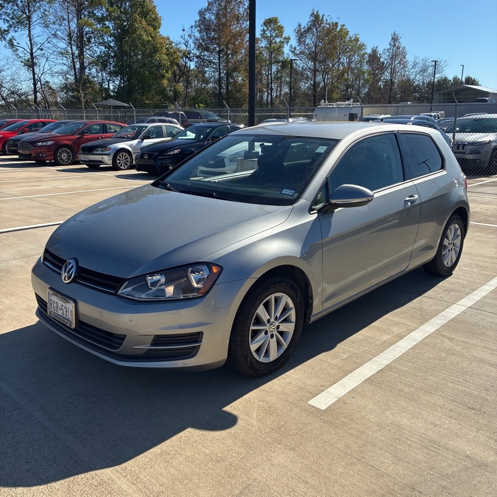 Used 2015 Volkswagen Golf S image 1