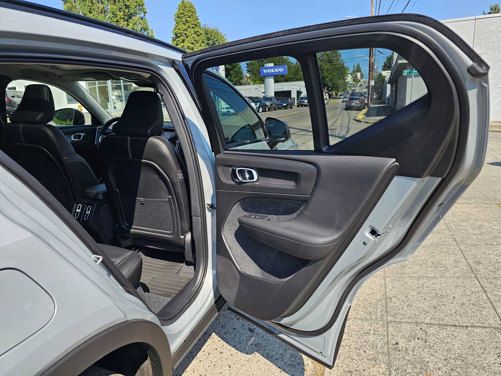 New 2026 Volvo XC40 B5 Plus w/ Protection Package Premier AWD/4WD image 13
