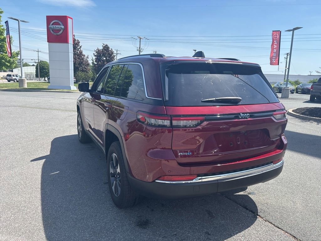 Used 2023 Jeep Grand Cherokee 4WD 4xe image 5