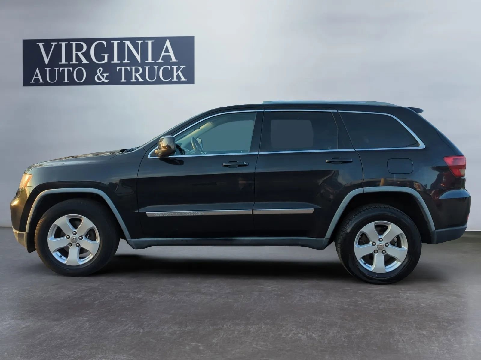 Used 2012 Jeep Grand Cherokee Laredo image 2