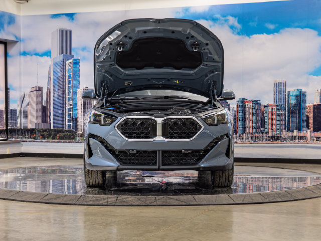New 2026 BMW X2 xDrive28i w/ Technology Package AWD/4WD image 4