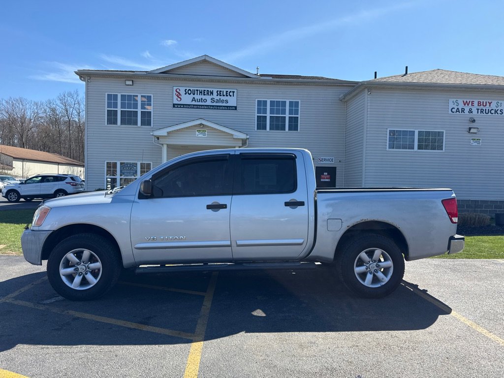 Used 2013 Nissan Titan SV image 1