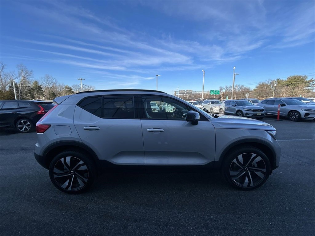 Certified 2025 Volvo XC40 B5 Ultra w/ Protection Package Premier image 9