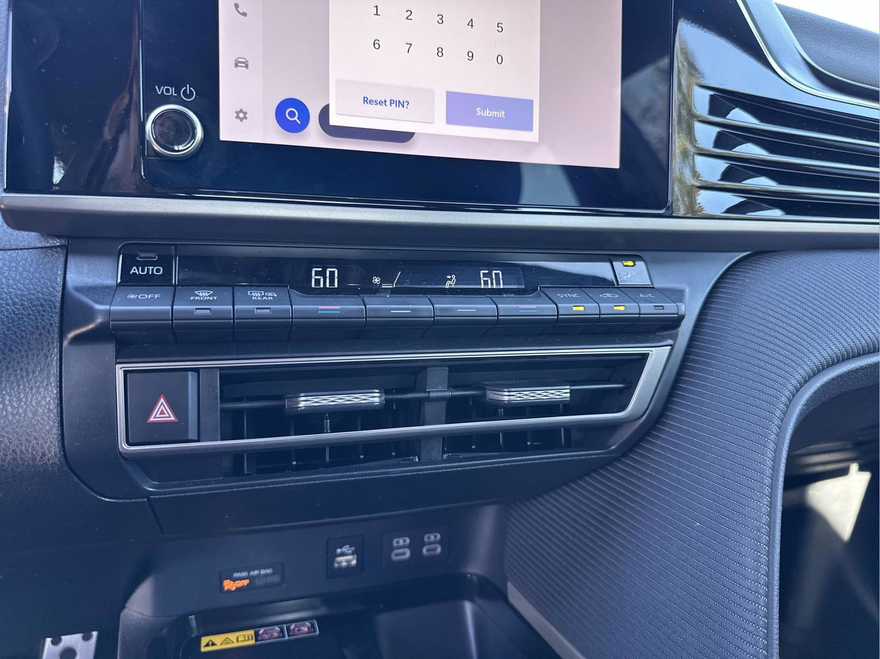 Used 2025 Toyota Camry SE image 30