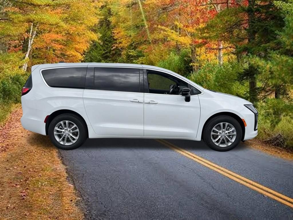 New 2027 Chrysler Pacifica Select AWD/4WD image 2