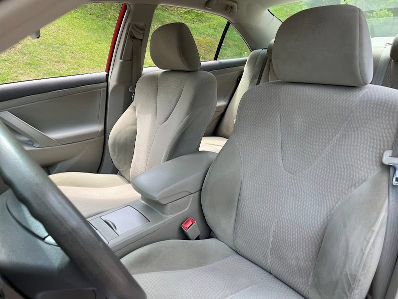 Used 2011 Toyota Camry LE FWD image 9