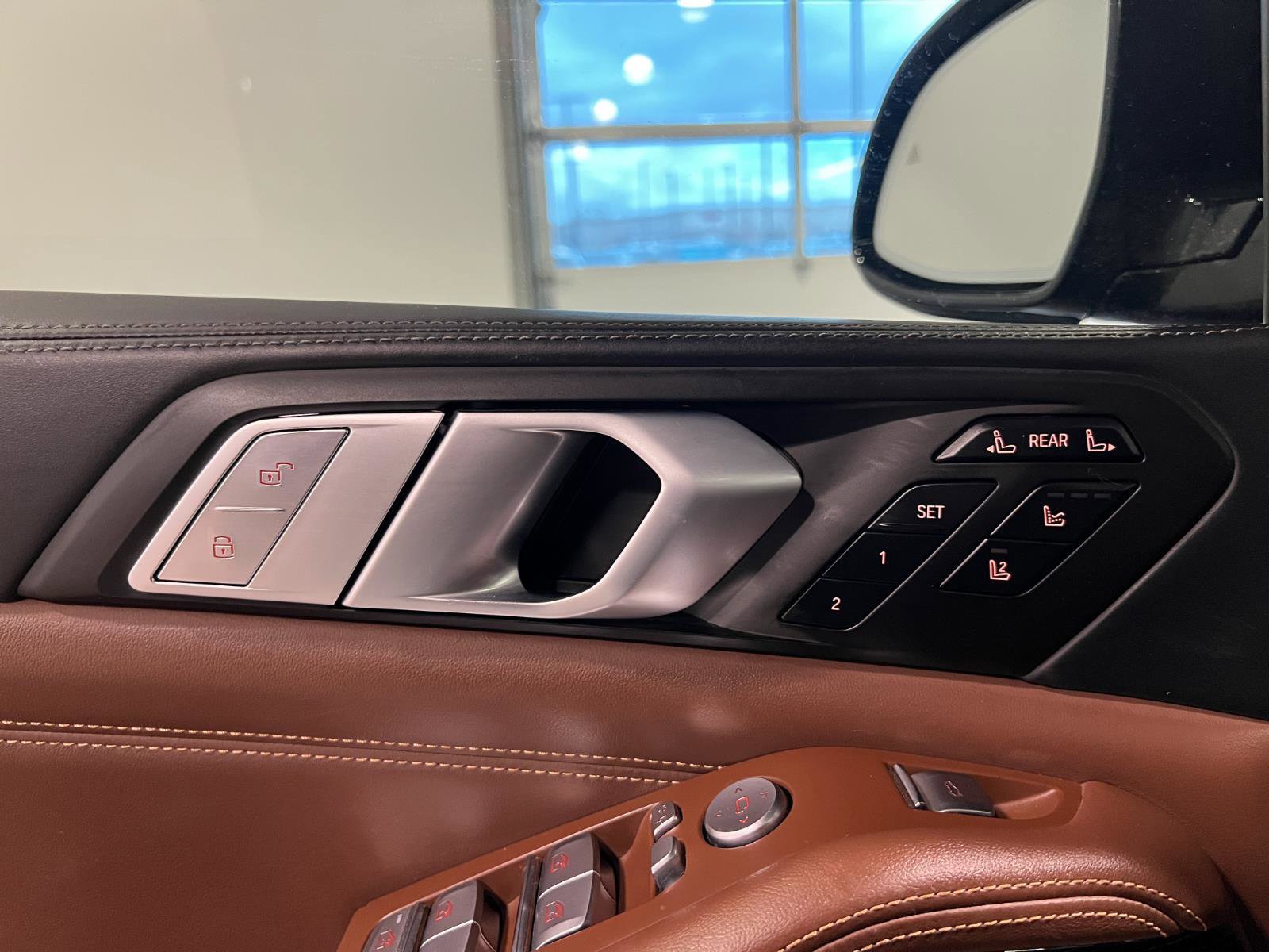 Used 2021 BMW X7 xDrive40i w/ M Sport Package image 29