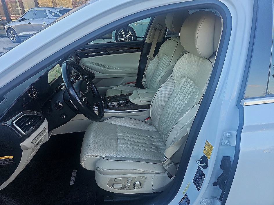Used 2019 Genesis G90 3.3T Premium image 15