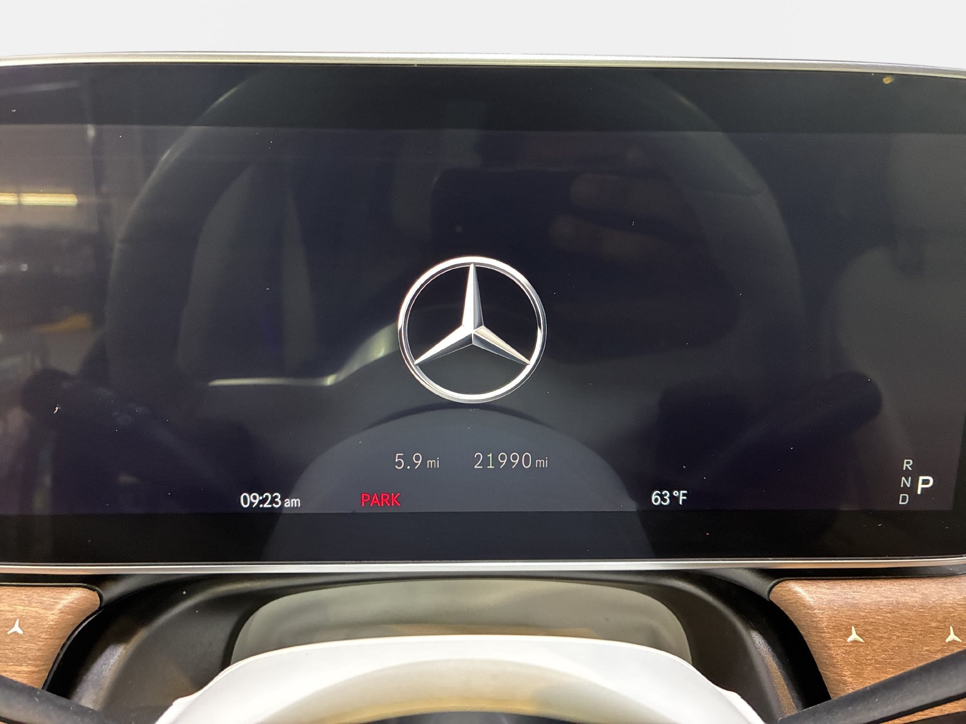 Used 2023 Mercedes-Benz EQE 350+ 4MATIC SUV w/ Exclusive Trim Package image 19
