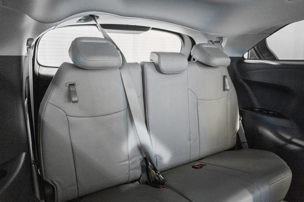 Used 2025 Toyota Sienna XLE FWD image 36
