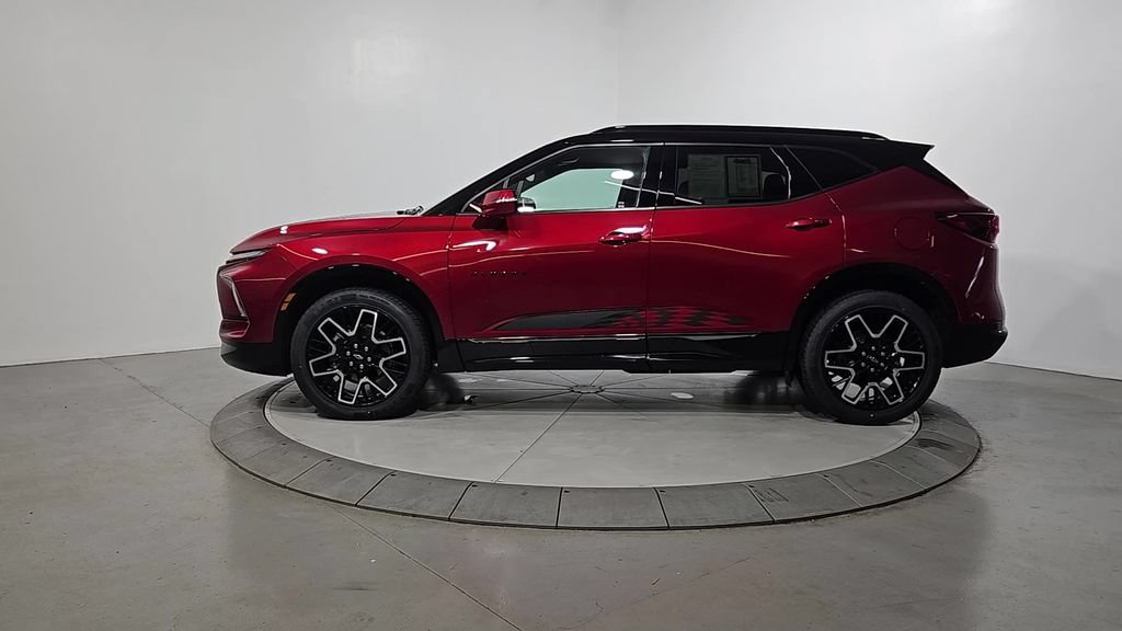Used 2023 Chevrolet Blazer RS w/ Driver Confidence II Package FWD video 2