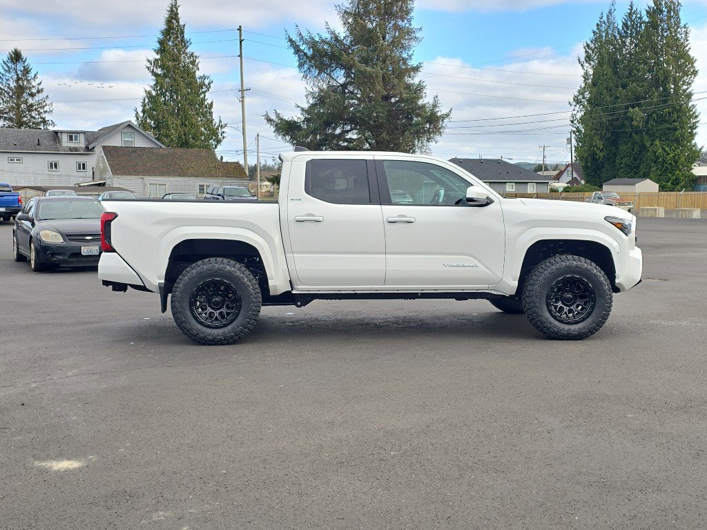 Used 2026 Toyota Tacoma SR5 AWD/4WD image 7