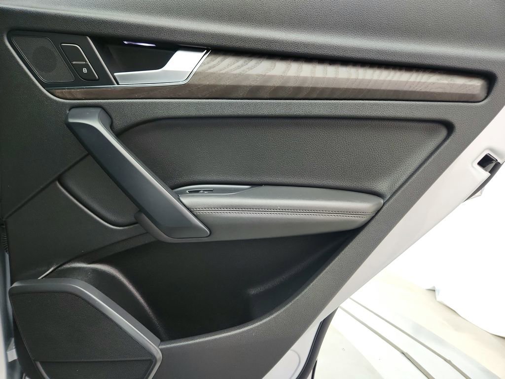 Used 2019 Audi Q5 2.0T Premium Plus w/ Premium Plus Package AWD/4WD image 29