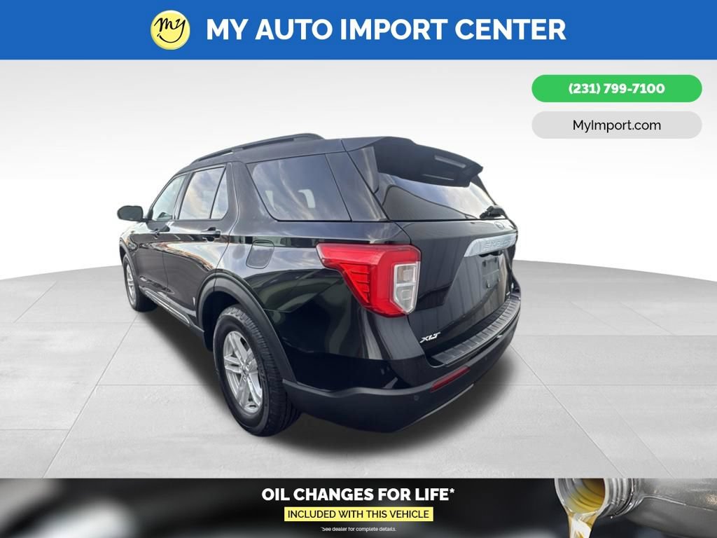 Used 2021 Ford Explorer XLT w/ Equipment Group 202A AWD/4WD image 4