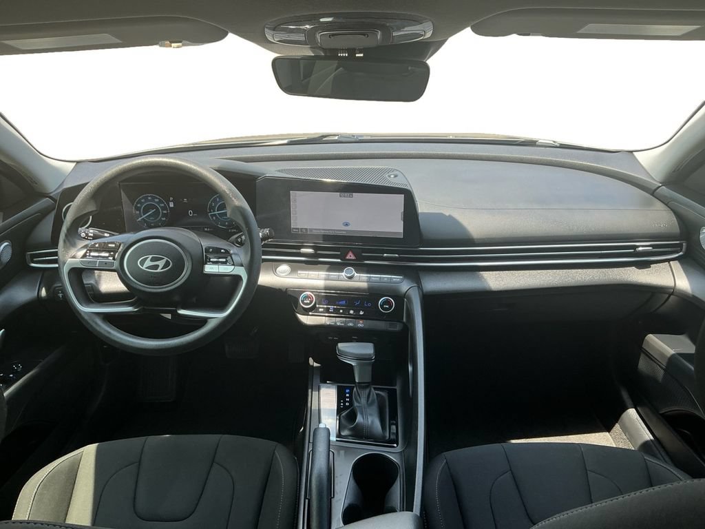 Used 2024 Hyundai Elantra SEL FWD image 17