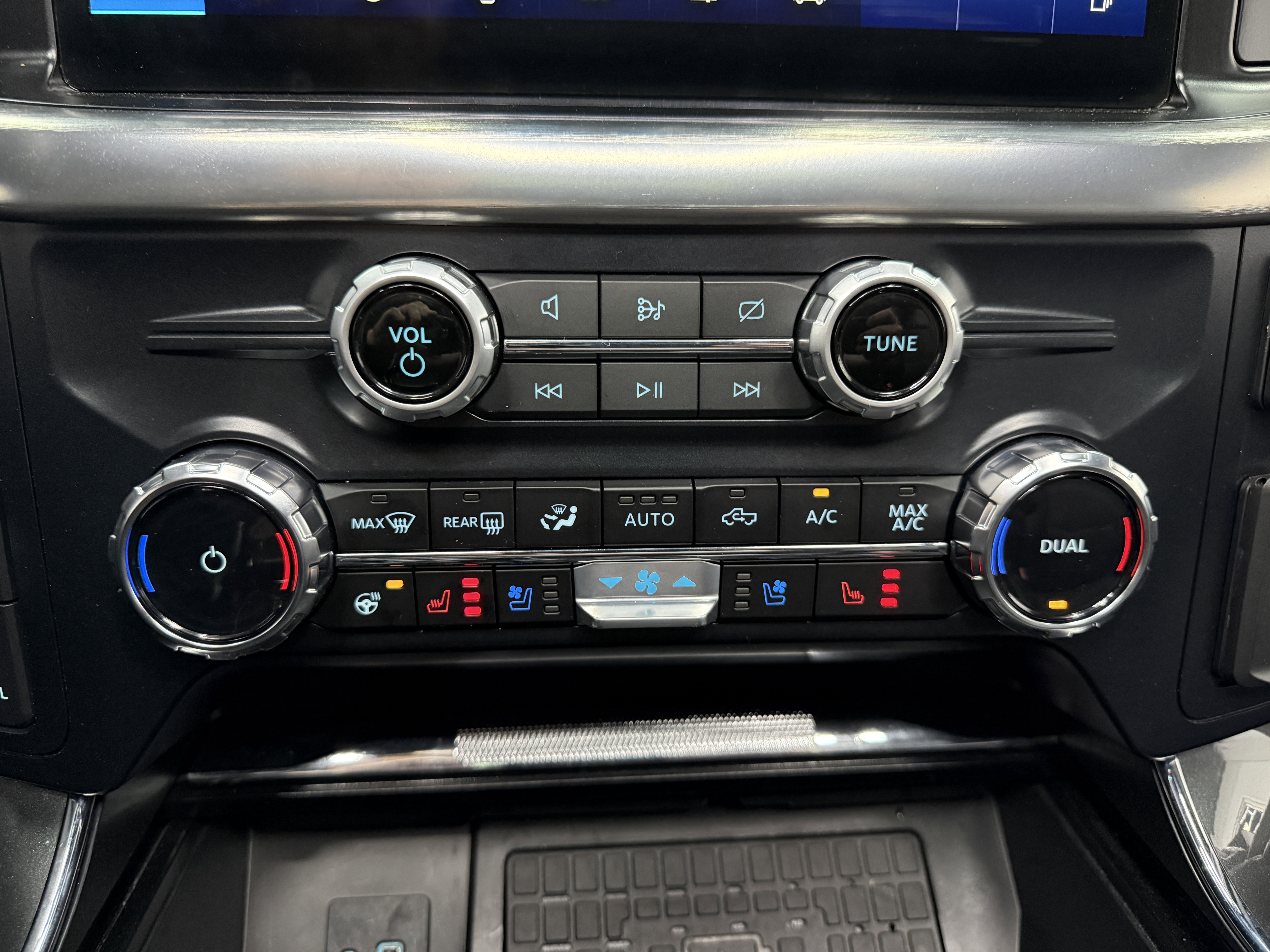 Used 2023 Ford F150 Lariat w/ Equipment Group 502A High AWD/4WD image 22