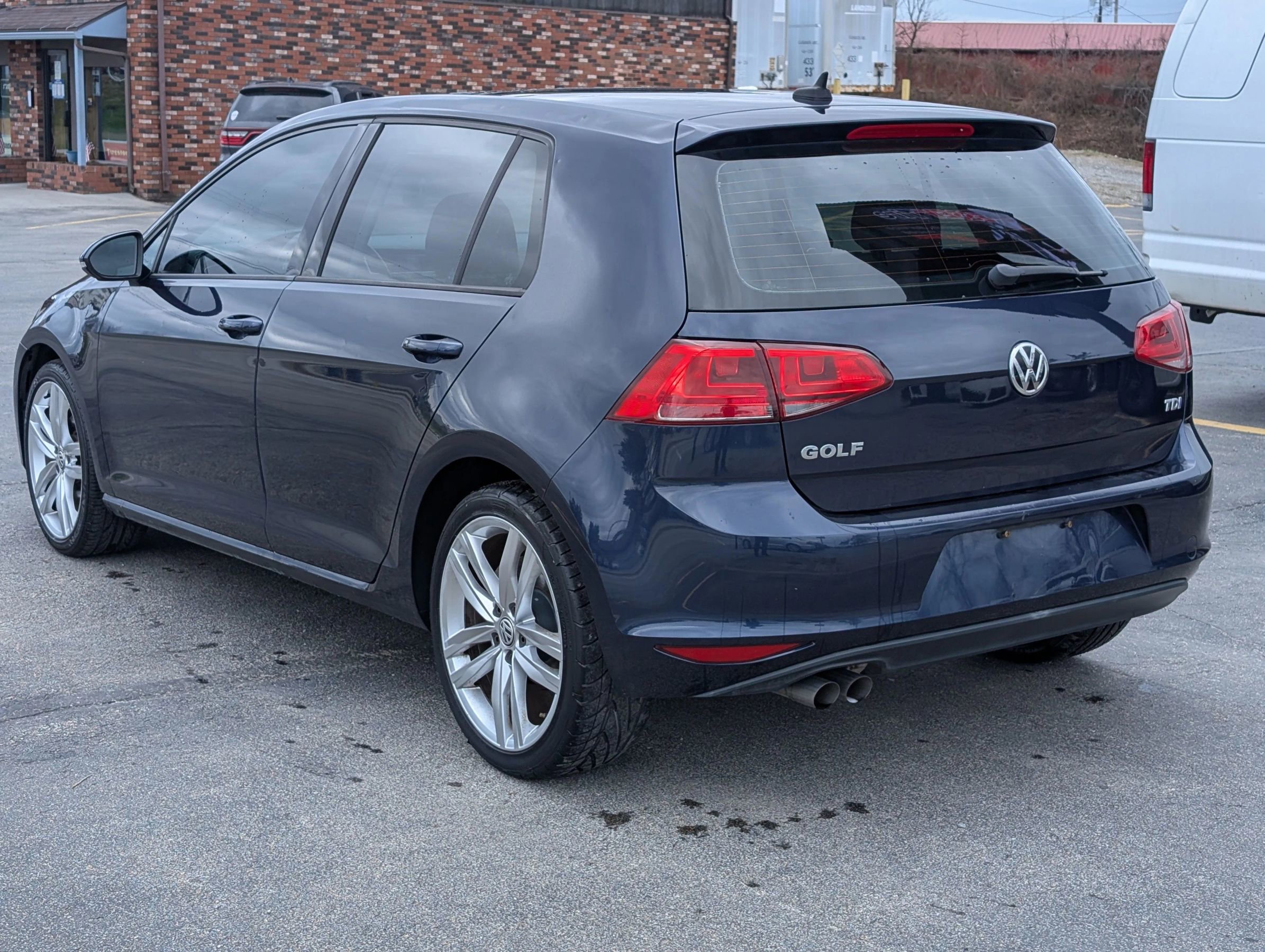Used 2015 Volkswagen Golf TDI S image 3