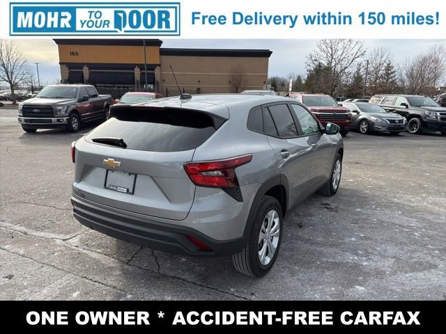 Used 2024 Chevrolet Trax LS w/ Driver Confidence Package image 5
