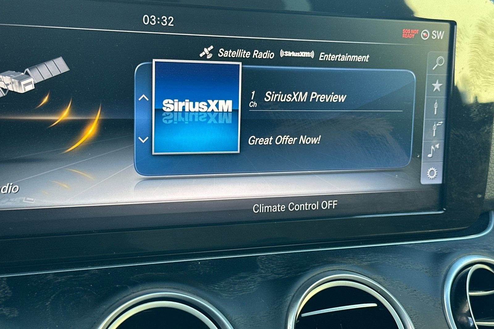 Used 2017 Mercedes-Benz E 300 4MATIC image 23