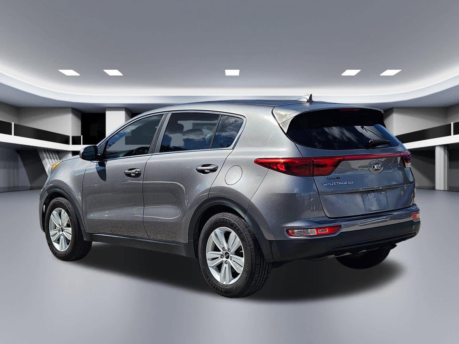 Used 2018 Kia Sportage LX FWD image 4