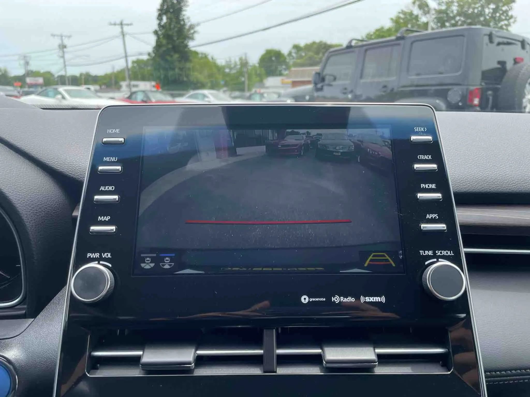 Used 2019 Toyota Avalon XLE image 38