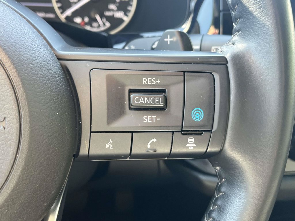 Used 2025 Nissan Pathfinder SV FWD image 21