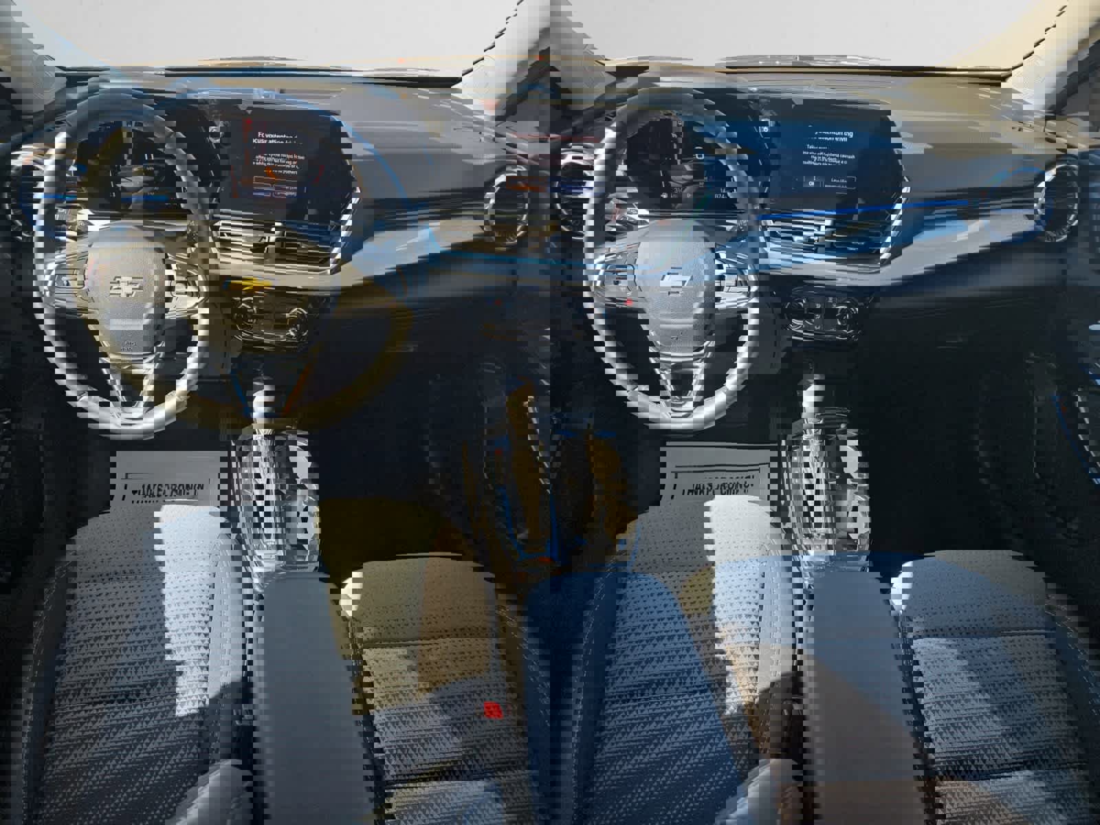 Used 2025 Chevrolet Trax LT w/ LT Convenience Package image 10