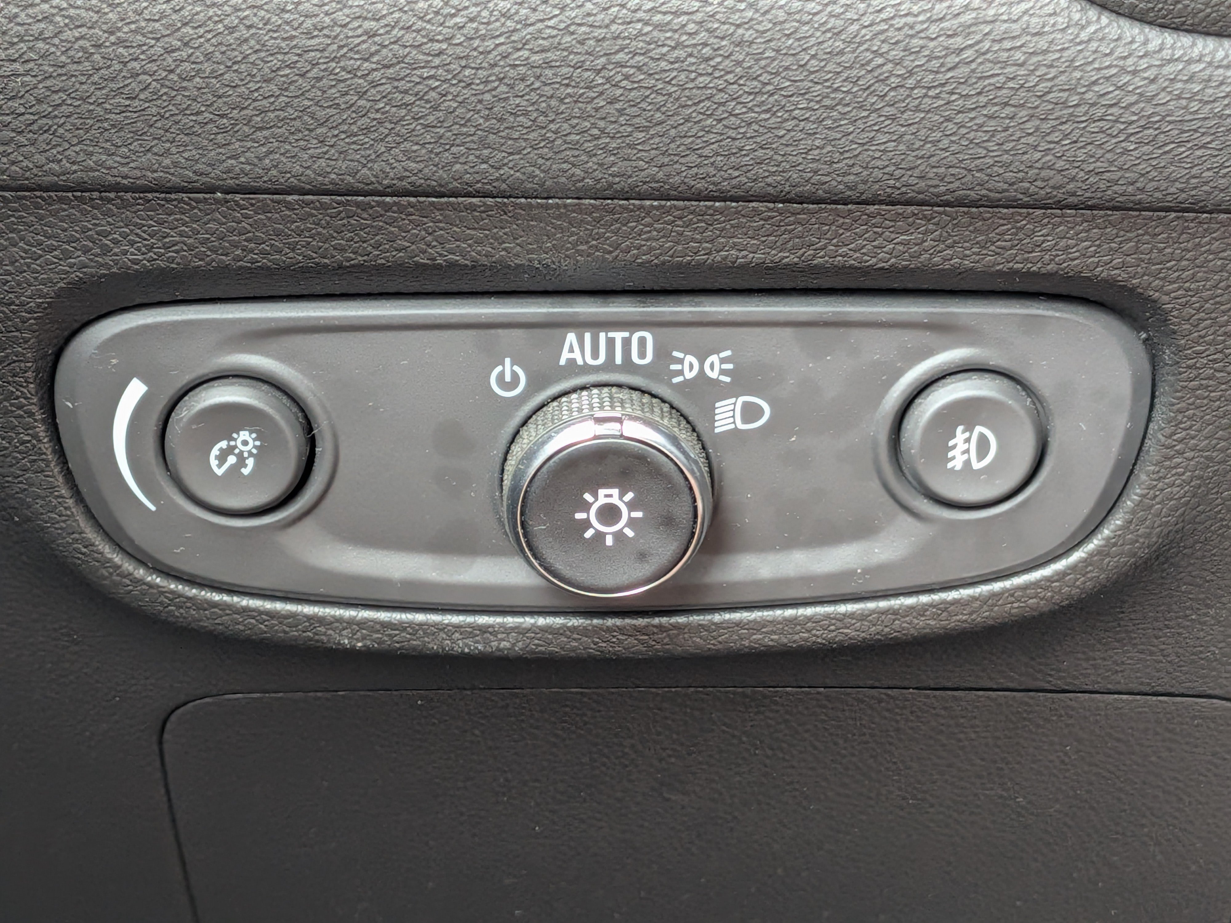 Certified 2023 Buick Encore GX Select w/ Sport Touring Package FWD image 23