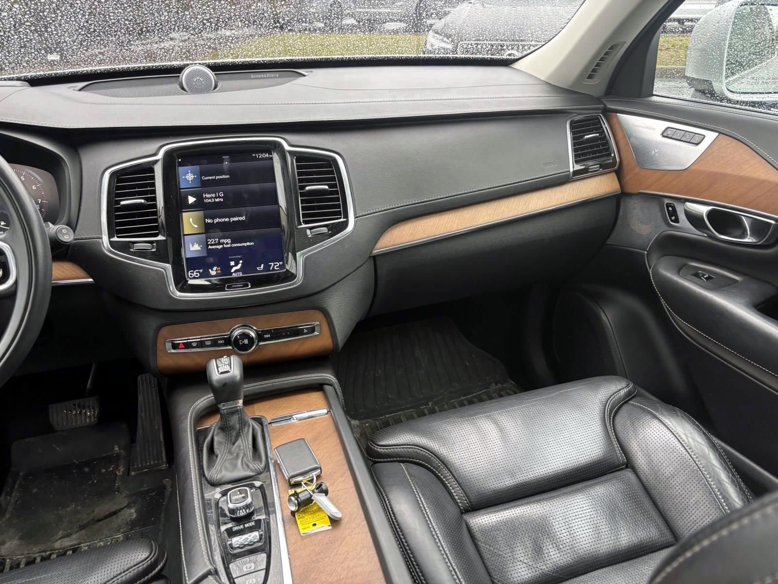 Used 2017 Volvo XC90 T6 Inscription w/ Vision Package image 31