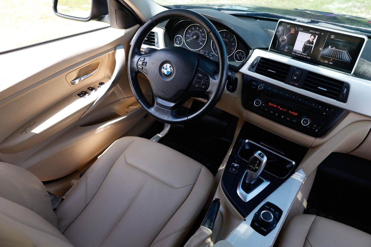 Used 2015 BMW 320i Sedan RWD image 21