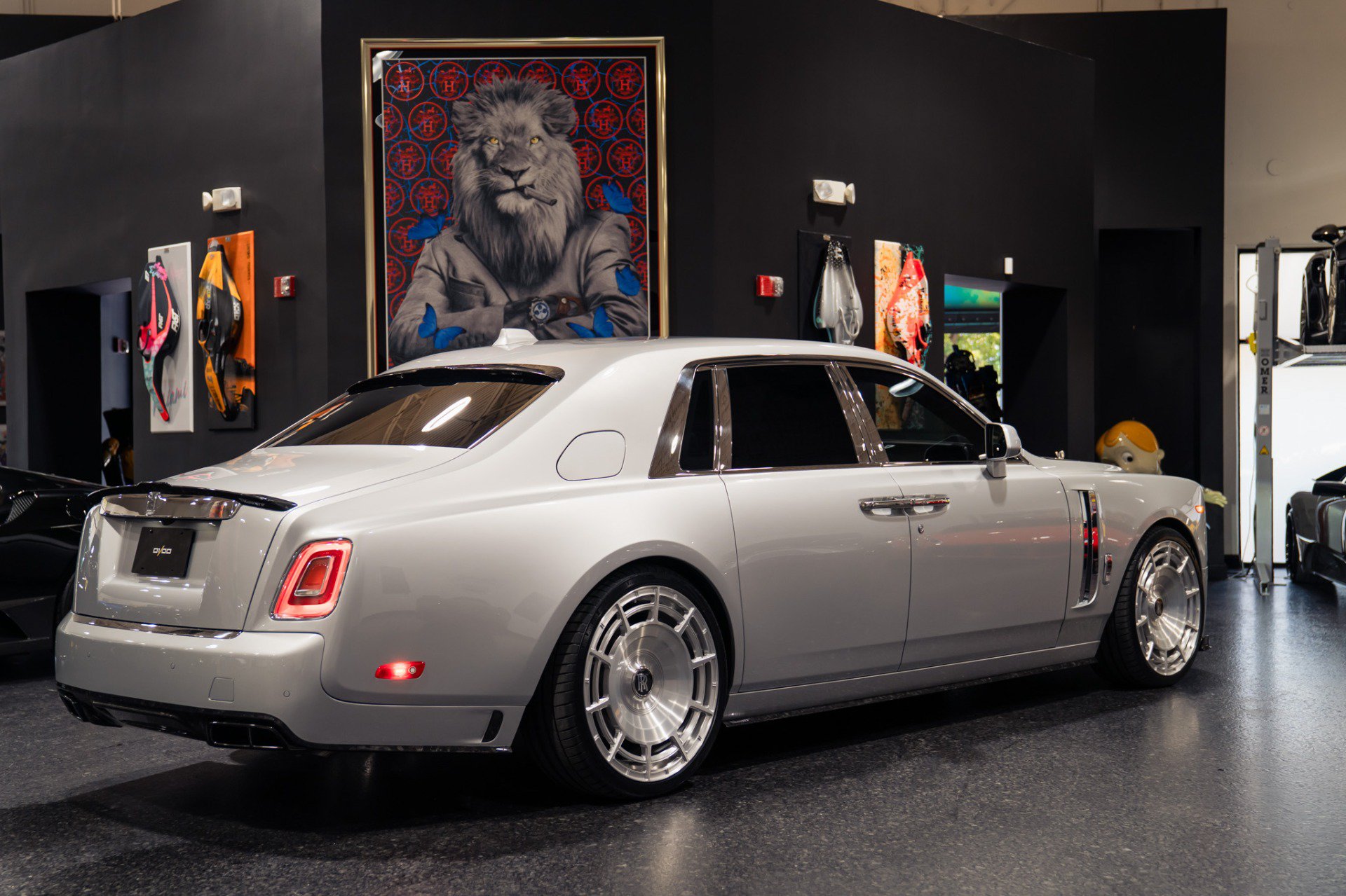 Used 2020 Rolls-Royce Phantom Sedan RWD image 11