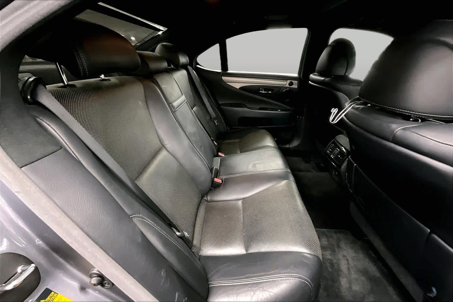 Used 2014 Lexus LS 460 w/ F Sport Package RWD image 20