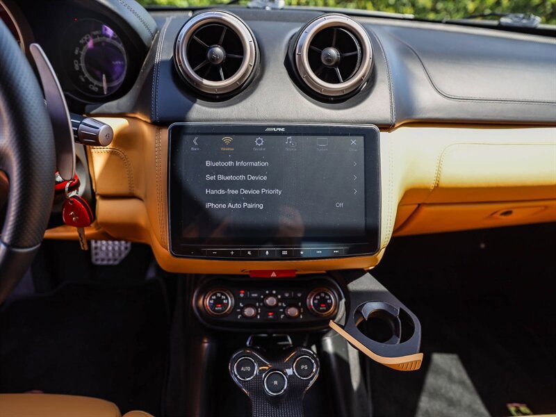 Used 2014 Ferrari California RWD image 30
