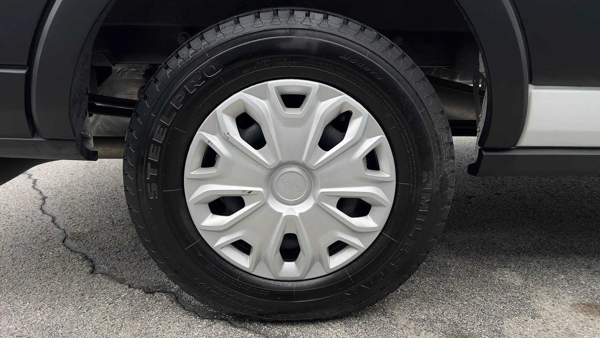 Used 2024 Ford Transit 350 XLT image 17