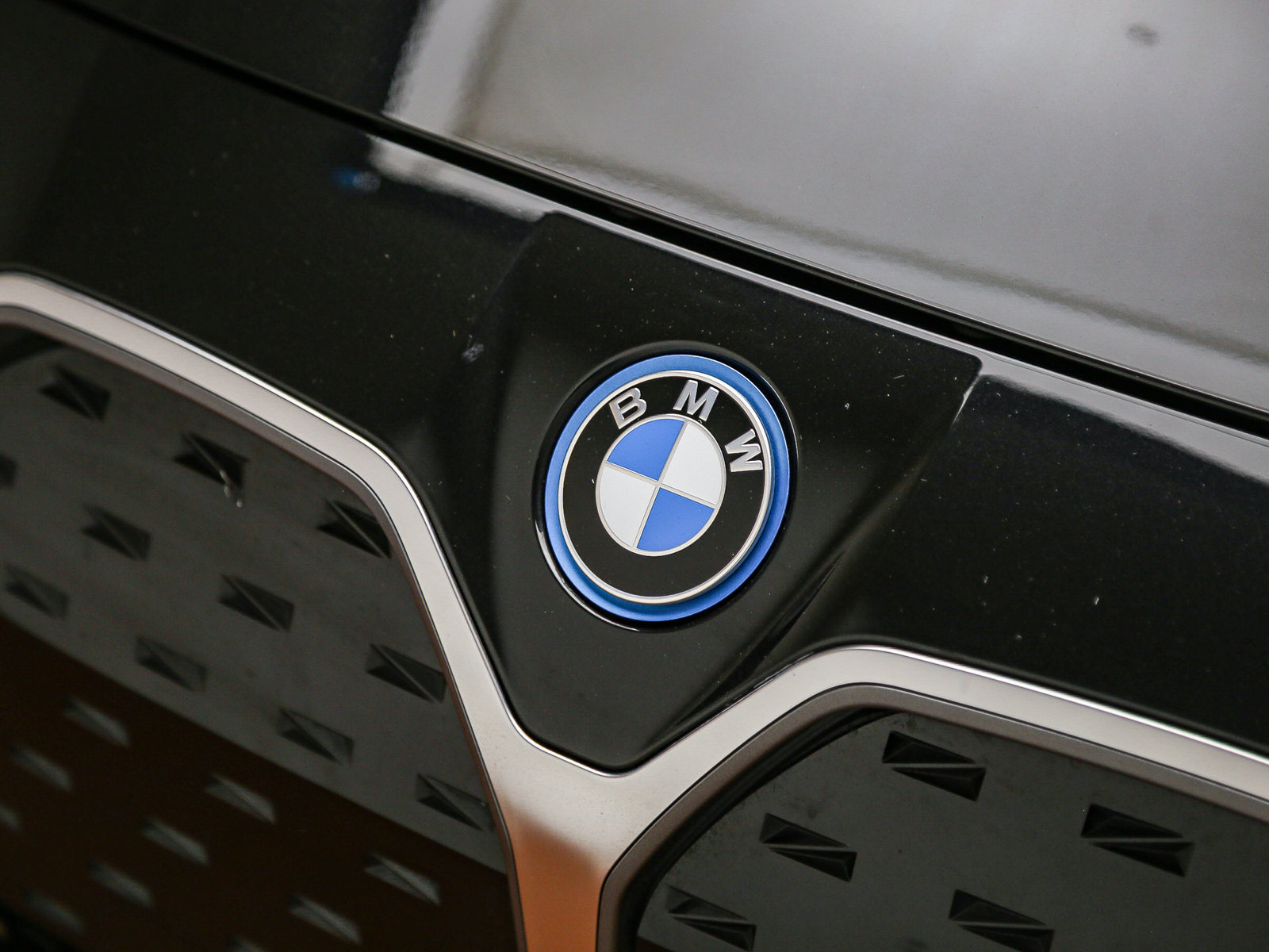 Certified 2024 BMW i4 eDrive35 w/ Premium Package RWD image 9