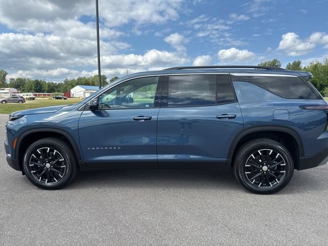 Used 2026 Chevrolet Traverse LT w/ Sun and Wheel Package AWD/4WD image 2