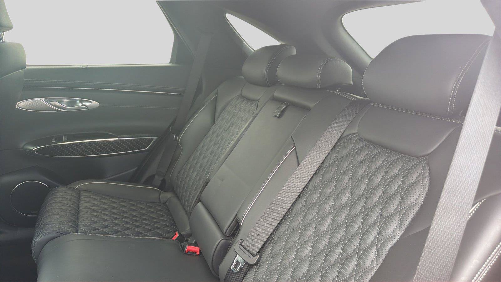Used 2024 Genesis GV70 3.5T Sport w/ Sport Prestige Package AWD/4WD image 20