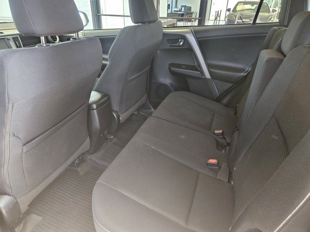 Used 2018 Toyota RAV4 XLE AWD/4WD image 9