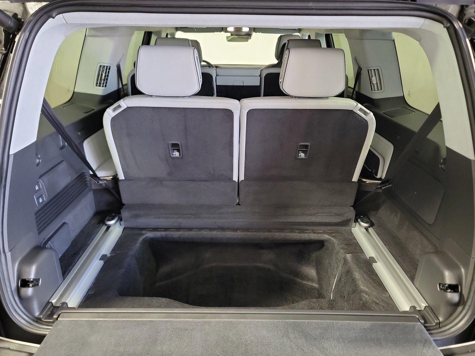 Used 2024 Rivian R1S Adventure AWD/4WD image 26