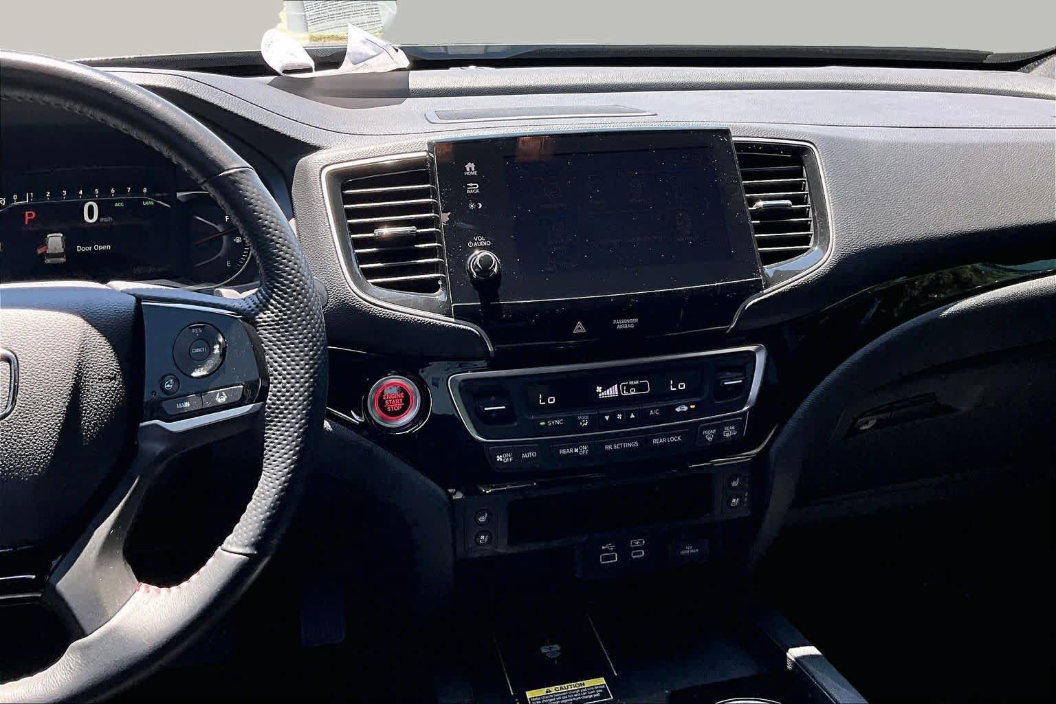 Certified 2024 Honda Passport Black Edition image 40