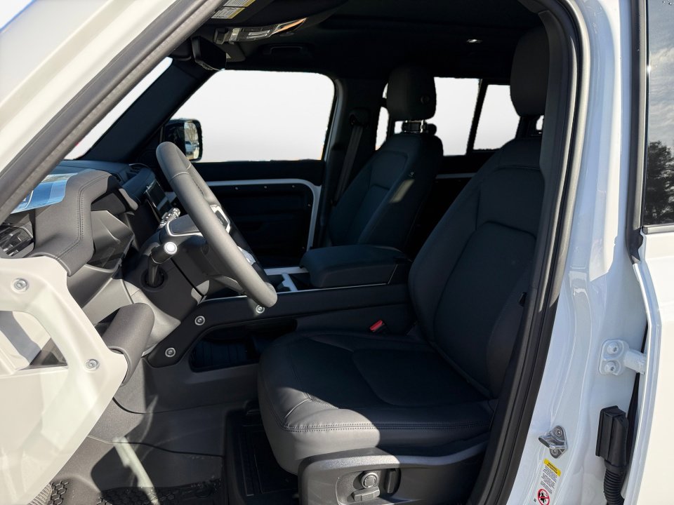 New 2026 Land Rover Defender 110 X-Dynamic SE AWD/4WD image 9