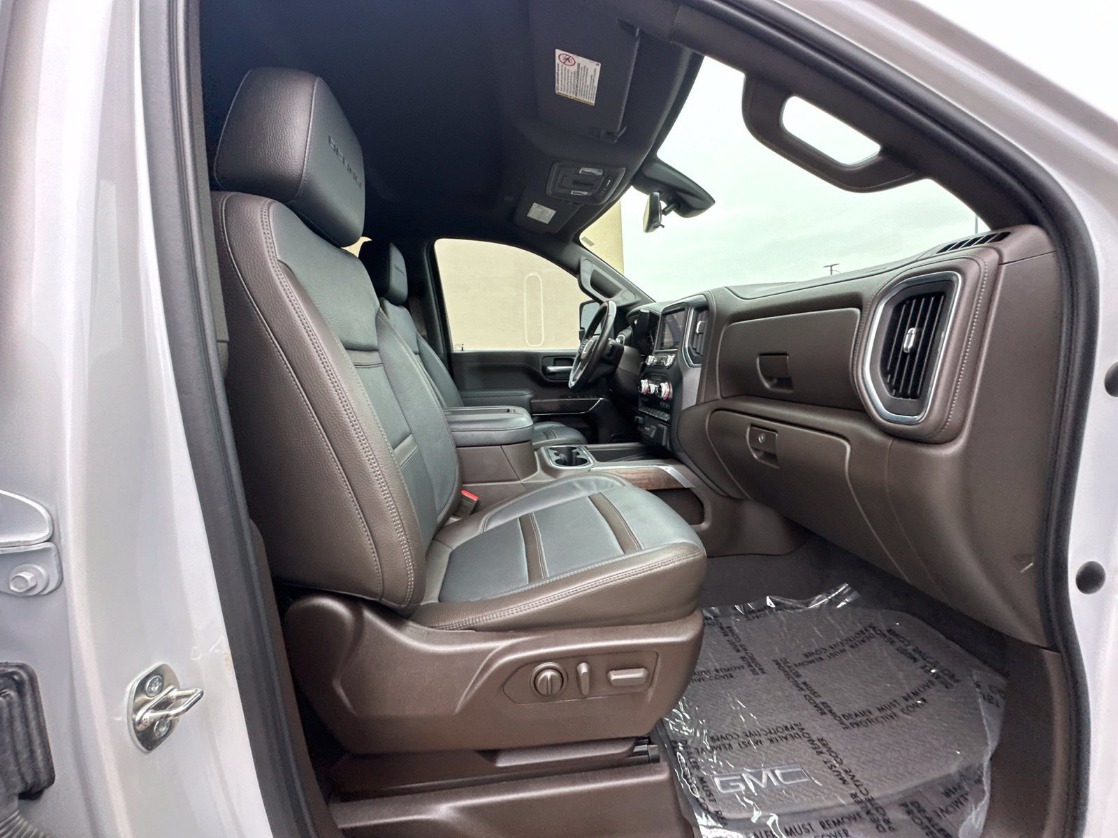 Used 2020 GMC Sierra 3500 Denali w/ Technology Package AWD/4WD image 38