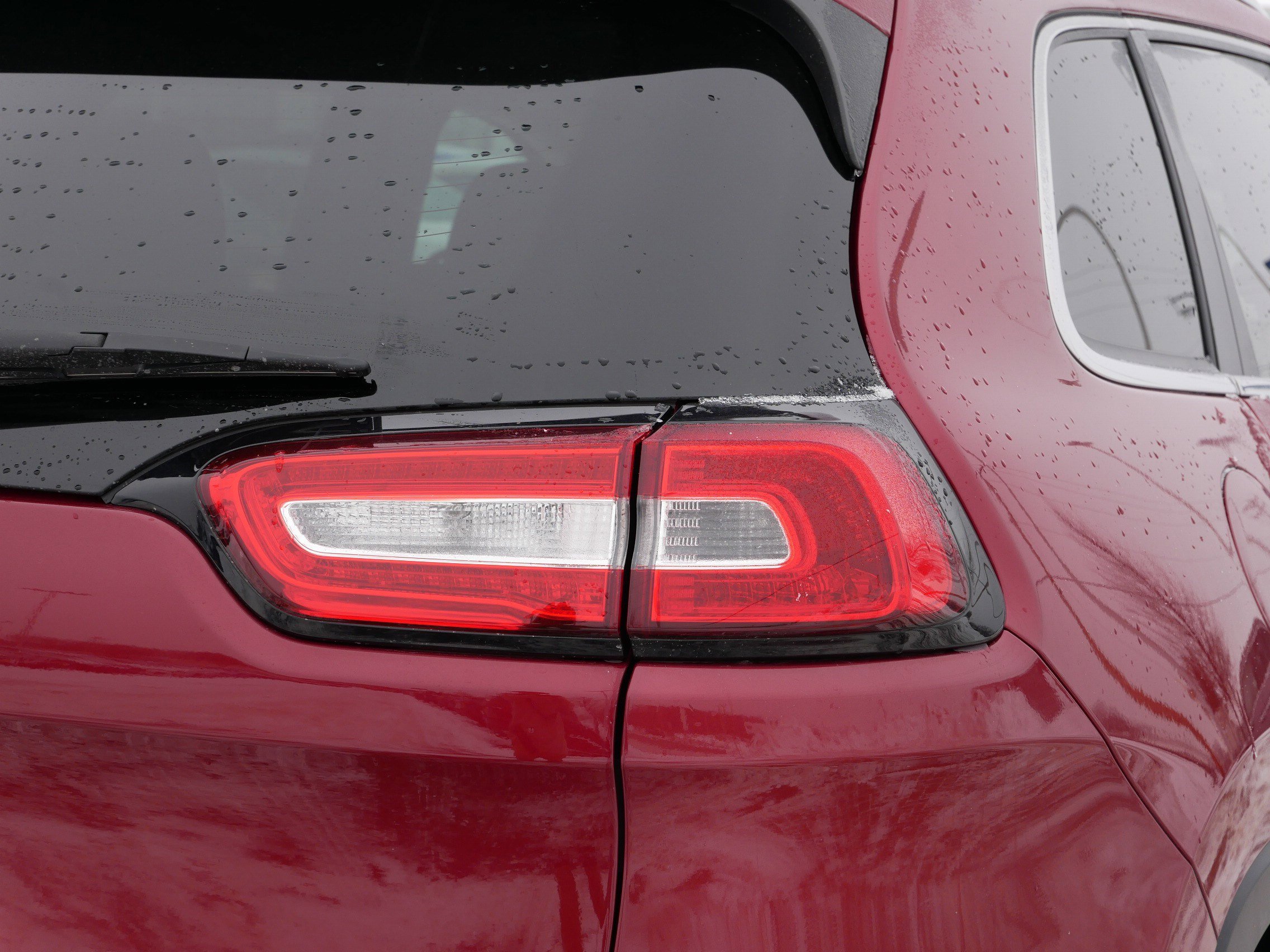 Used 2017 Jeep Cherokee Latitude image 17