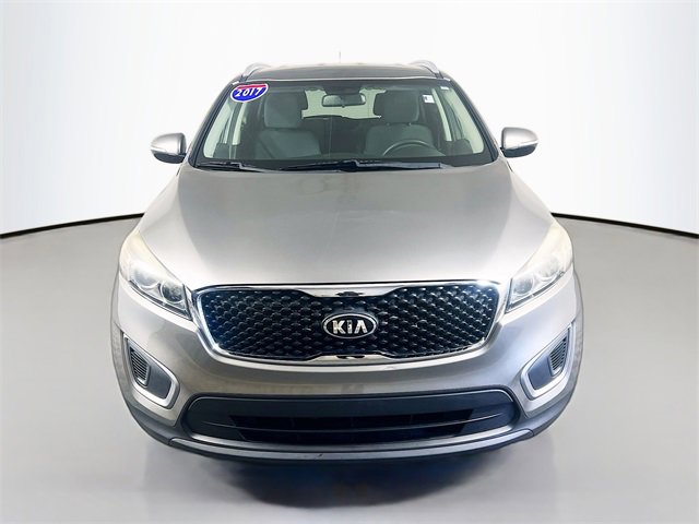 Used 2017 Kia Sorento LX image 2